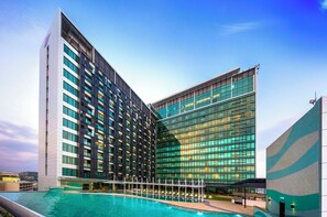 Pool - The Stanley Hotel And Suites (Port Moresby)