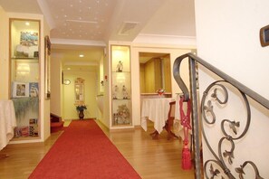 Interior - Castel Gandolfo (Castel Gandolfo)