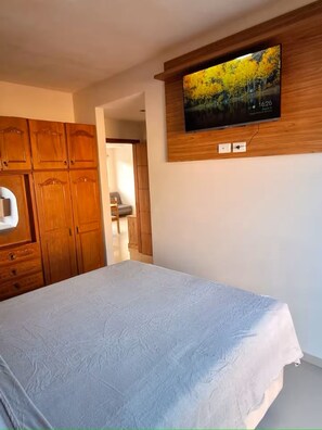 2 bedrooms, iron/ironing board, WiFi, bed sheets - "Ap 06 Luz do Sol" 500m from Taperapuã Beach (Porto Seguro)