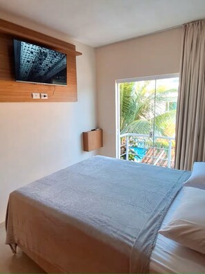 2 bedrooms, iron/ironing board, WiFi, bed sheets - "Ap 06 Luz do Sol" 500m from Taperapuã Beach (Porto Seguro)