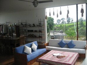 Interior - Tea Garden Resort (Sagalaherang)