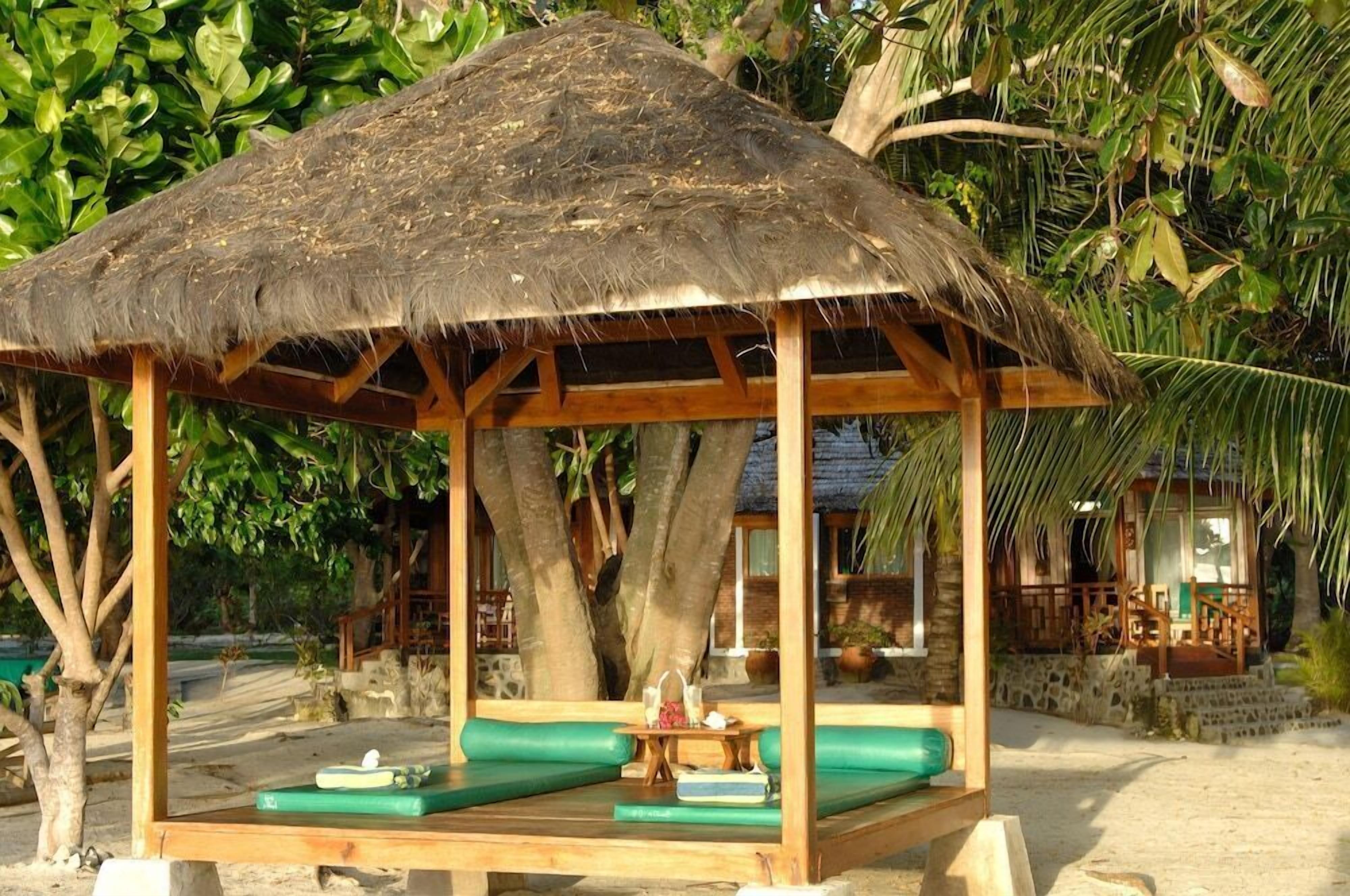 المنطقة المحيطة بالمنشأة