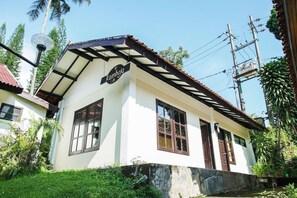 Exterior - Royal Trawas Hotel & Cottages (Trawas)