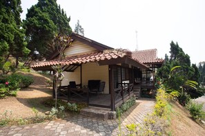 Exterior - Royal Trawas Hotel & Cottages (Trawas)