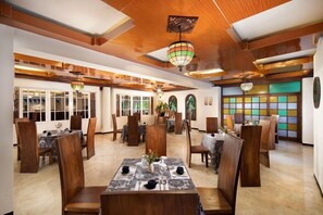 Dining - Royal Trawas Hotel & Cottages (Trawas)