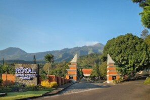 Exterior - Royal Trawas Hotel & Cottages (Trawas)