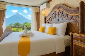 Room - Royal Caravan Hotel and Outbond (Trawas)