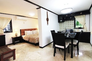 Dining - Royal Caravan Hotel and Outbond (Trawas)