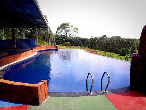 Pool - Royal Caravan Hotel and Outbond (Trawas)