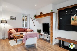 TV - Gîtes de France - En Amont D'Etretat (LES LOGES)