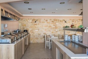 Dining - Maistrali Hotel (Zakynthos)