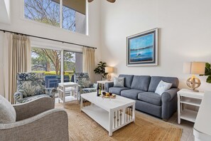 Smart TV, books - 265 Stoney Creek Villa | Marsh Views | Walk to Harbour Town | Community Pool | Private Patio (Hilton Head Island)