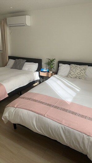 1 bedroom, iron/ironing board, WiFi - Minowa Station Hideaway - Breakfast + Free Coffee & Tea (台東区)