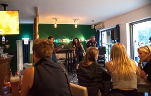 Bar (on property) - Station Hostel (Cologne)