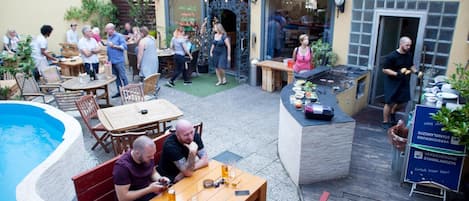 Outdoor dining