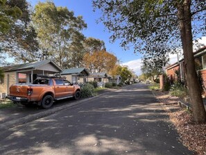 المنطقة المحيطة بالمنشأة