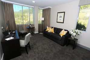 Room - Springfield Lakes Hotel (Springfield Lakes)