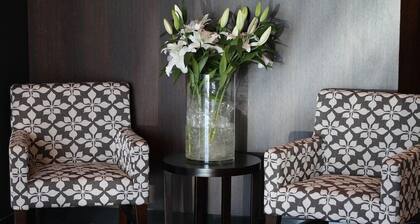 Springfield Lakes Hotel