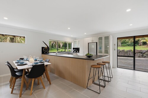 Clay Cottage your close to town country escape.