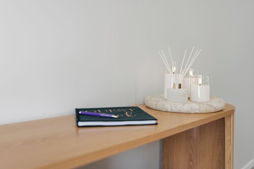 Clay Cottage your close to town country escape.