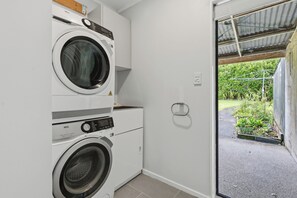 Interior - Clay Cottage your close to town country escape. (Waimauku)