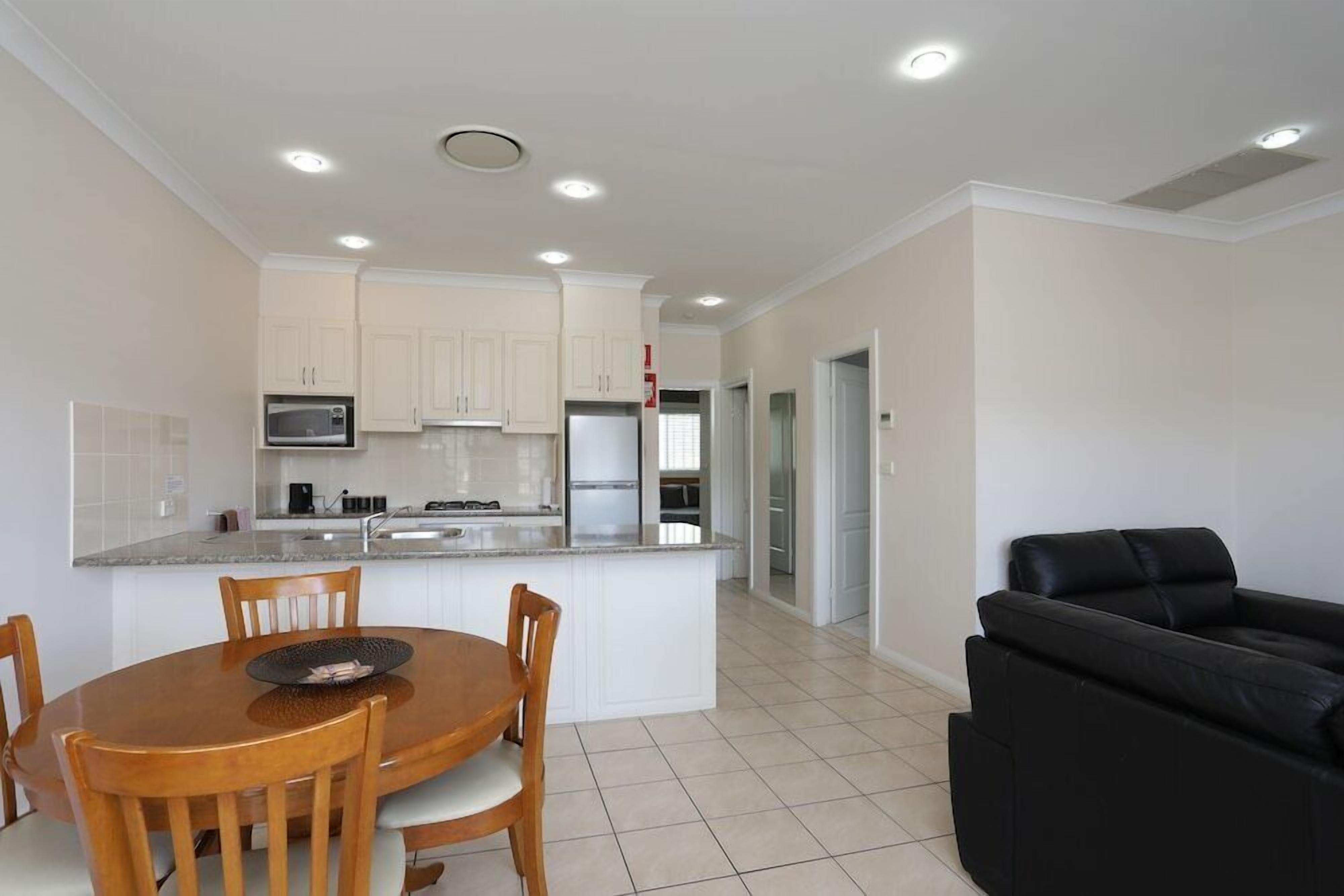 المنشأة من الداخل