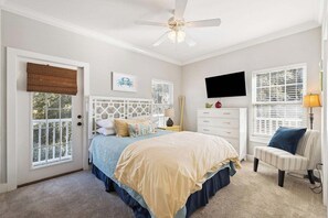 2 bedrooms, iron/ironing board, free WiFi, bed sheets - The Blue Parrot Cottage: ONE BLOCK TO BEACH ACCESS, PRIVATE POOL, SLEEPS 6! (Santa Rosa Beach)
