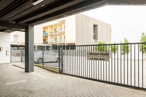 Property grounds - Mawson Lakes Hotel (Adelaide)