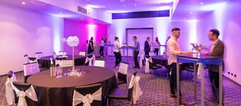 Mawson Lakes Hotel