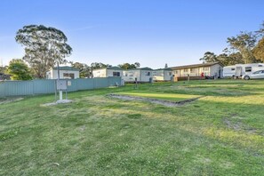 Property grounds - Sydney Getaway Holiday Park (Sydney)