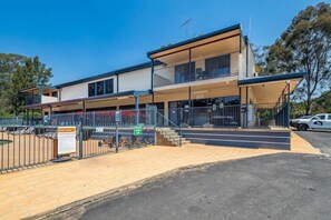 Exterior - Sydney Getaway Holiday Park (Sydney)