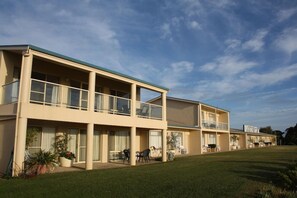 Exterior - Lakeview Motel & Apartments (Robe)