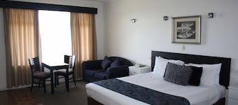 Lakeview Motel & Apartments