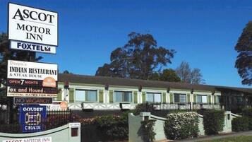 المنشأة من الخارج