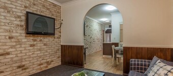 Highlander Motor Inn