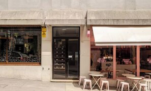 Outdoor dining - Lazy Apartments - Ap 4 * Breakfast included (Porto)