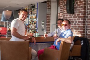 Bar (on property) - Hotel Restaurant Verviers (Verviers)