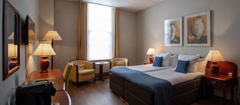 Grand Hotel De Draak And Residence Dagmara