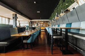 Dining - Hotel Restaurant Zalen Hoogeerd (Niftrik)