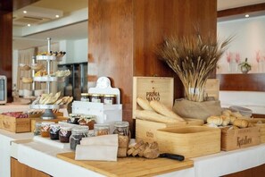 Dining - Embassy & Boston (Cervia)