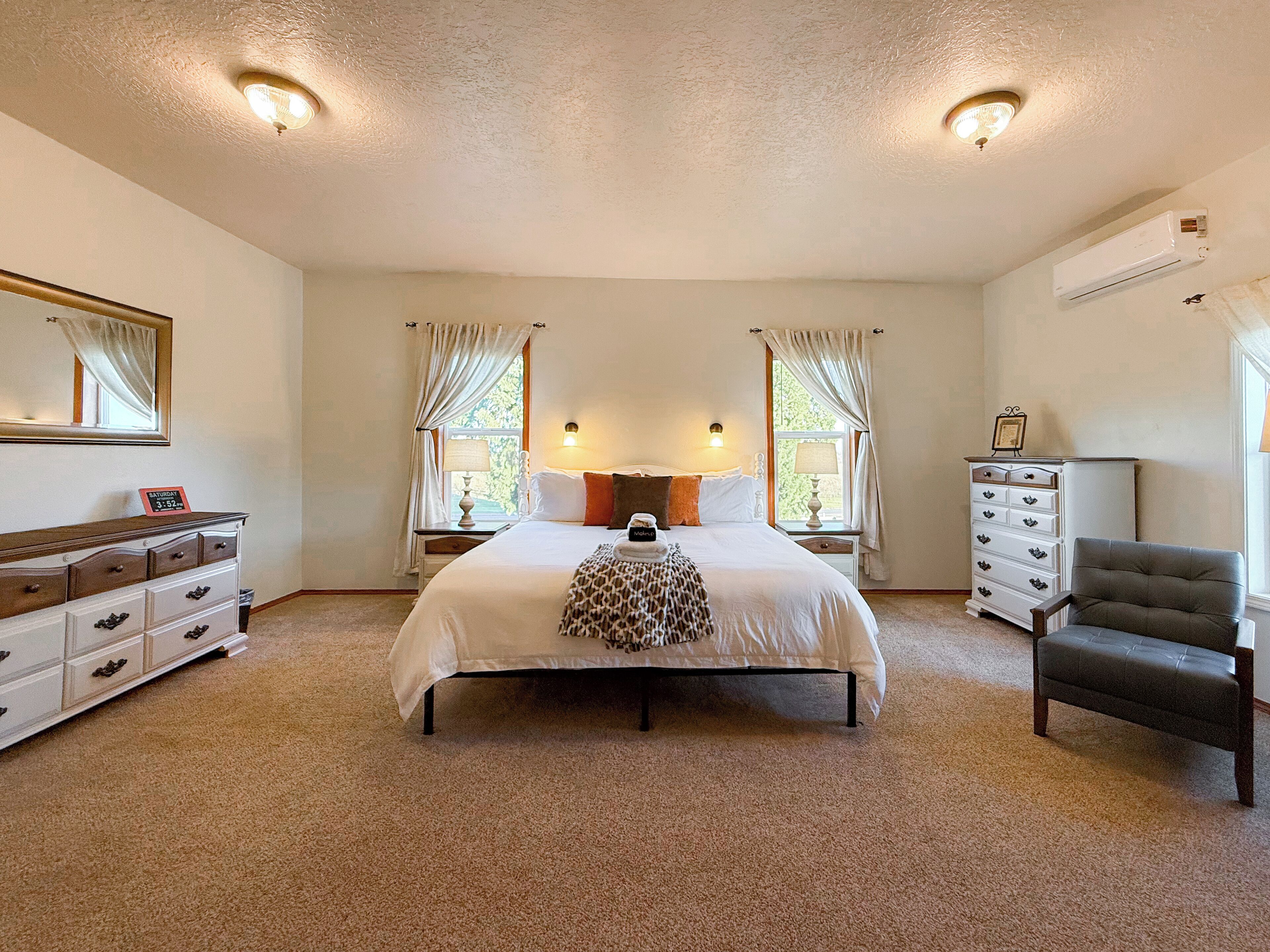 Silitysrauta/-lauta, vauvan matkasänky, ilmainen Wi-Fi, vuodevaatteet