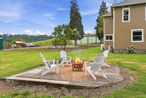 Property grounds - Relax at Stephens Legacy Farmhouse, a spacious 4BR retreat with valley and mountain views (Dayton)
