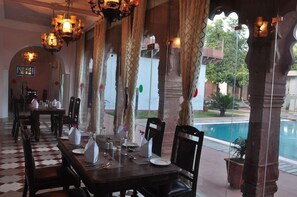 Dining - Chandra Mahal Haveli (Nadbai)