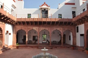 Property grounds - Chandra Mahal Haveli (Nadbai)