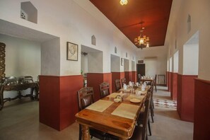 Dining - Chandra Mahal Haveli (Nadbai)
