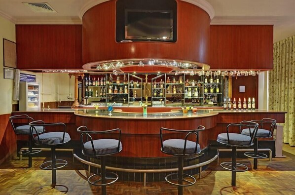Bar (on property) - Srm Hotel (Tiruchirappalli)