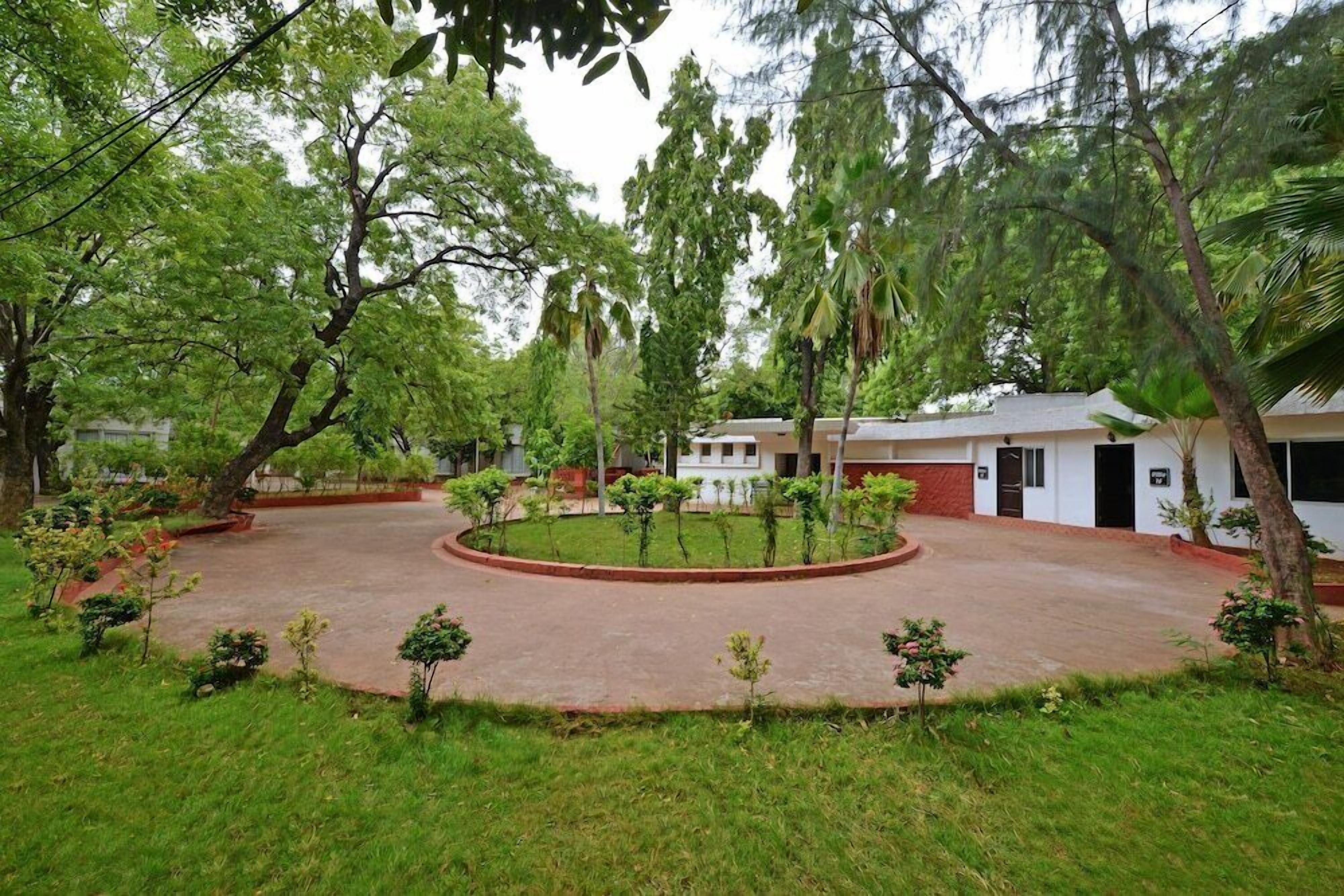 المنطقة المحيطة بالمنشأة