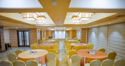 Efcee Sarovar Portico