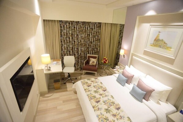 Room - Efcee Sarovar Portico (Bhavnagar)