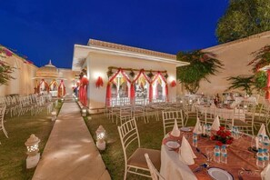 Outdoor banquet area - Mandawa Castle (Jhunjhunu)